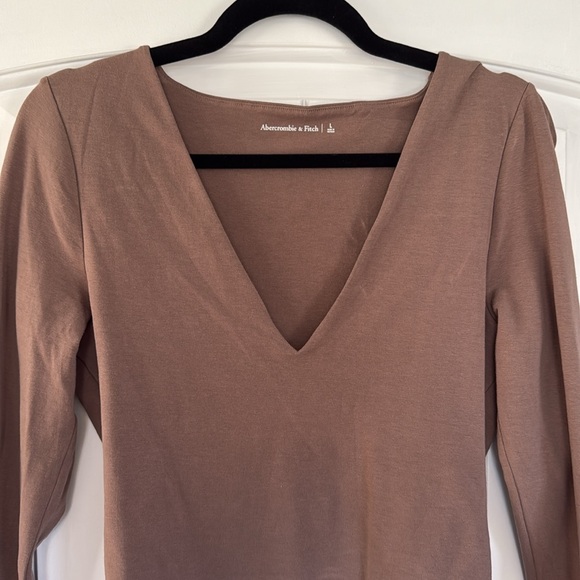 Abercrombie Woman’s long sleeve Bodysuit in Brown - Picture 2 of 2